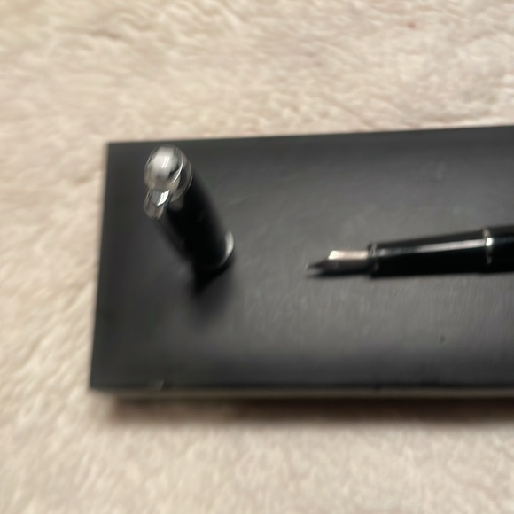 Mt Blanc Meisterstuck 18k Gold Nib Fountain Pen - Picture 3 of 9